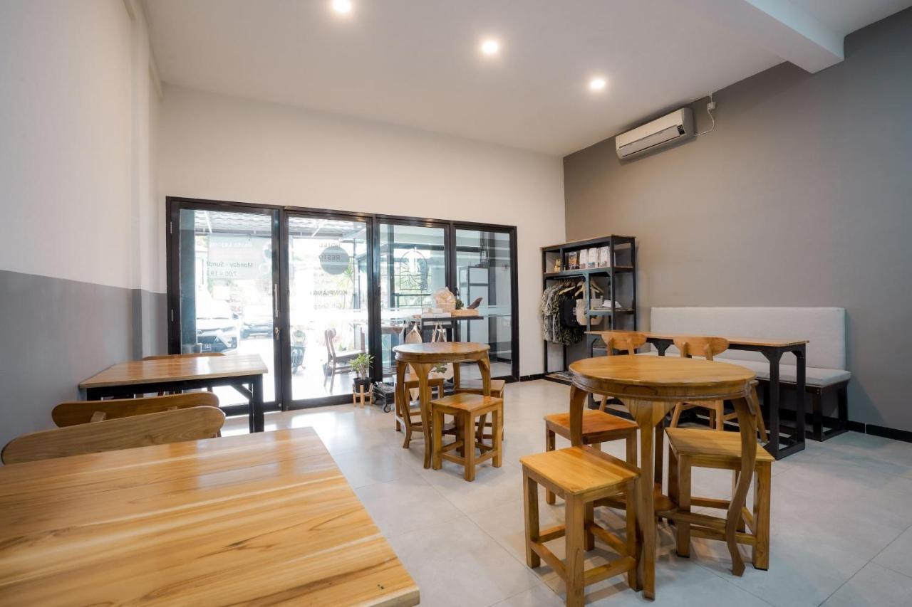 El Ora Inn & Eatery Labuan Bajo Redpartner Extérieur photo