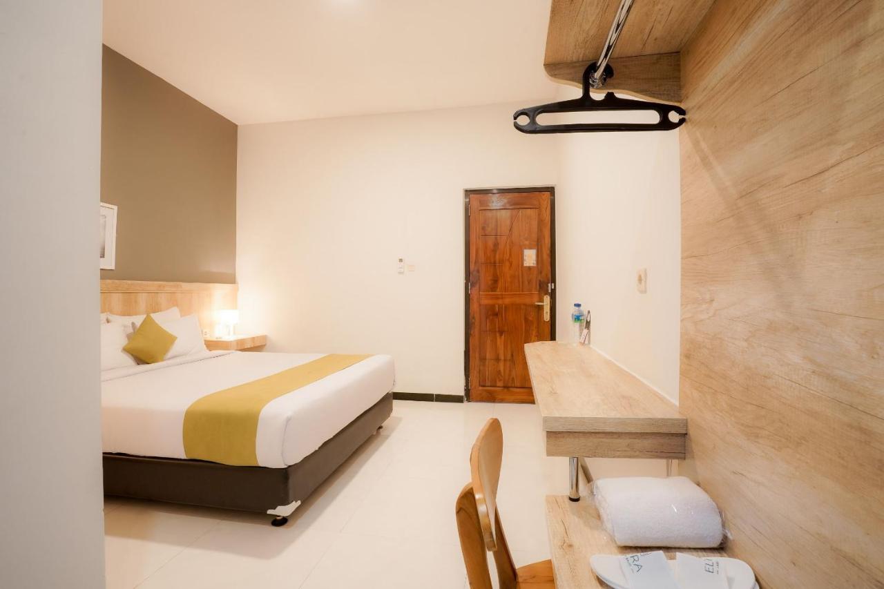 El Ora Inn & Eatery Labuan Bajo Redpartner Extérieur photo