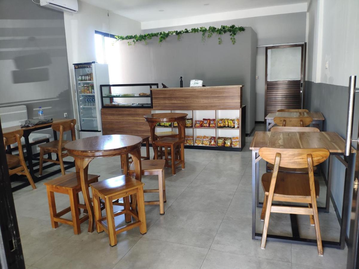 El Ora Inn & Eatery Labuan Bajo Redpartner Extérieur photo